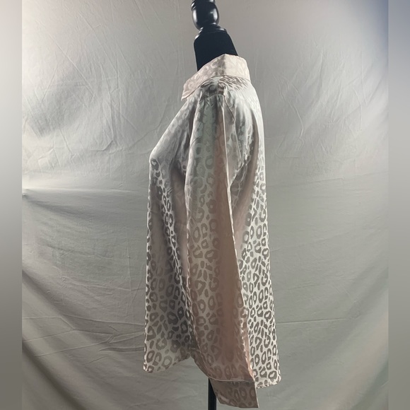 Leopard Jacquard Satin Shirt - Picture 9 of 9